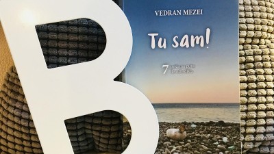 Tu sam (Sedam priča na putu do odredišta) – Vedran Mezei